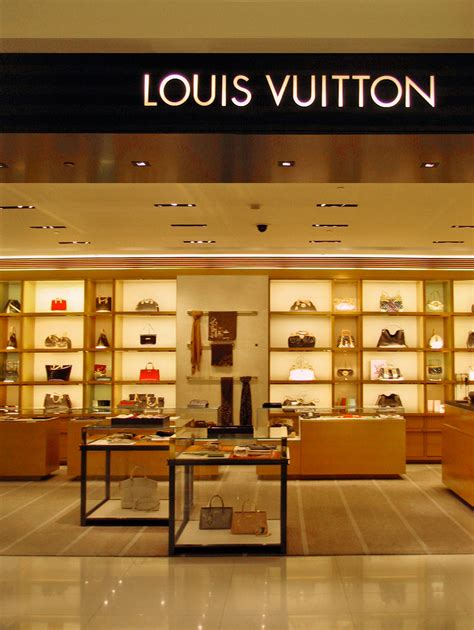 louis vuitton manager.